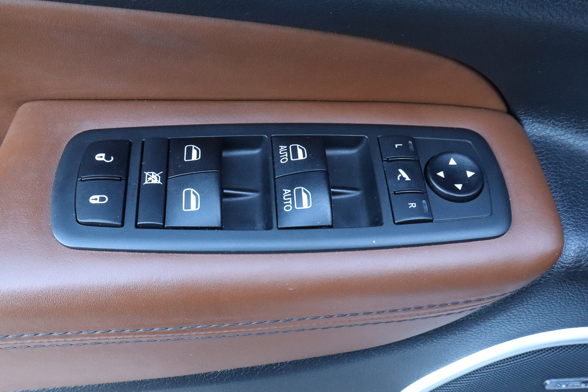 Used 2021 Jeep Grand Cherokee Summit w/ Platinum Series Group AWD/4WD image 15