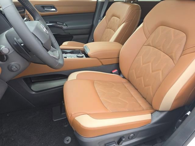 New 2026 Nissan Pathfinder Platinum image 24