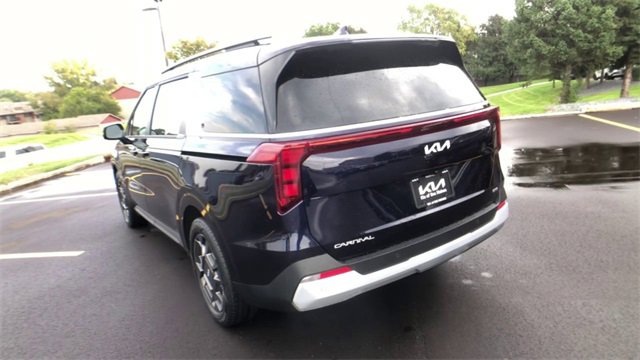 New 2026 Kia Carnival EX image 9