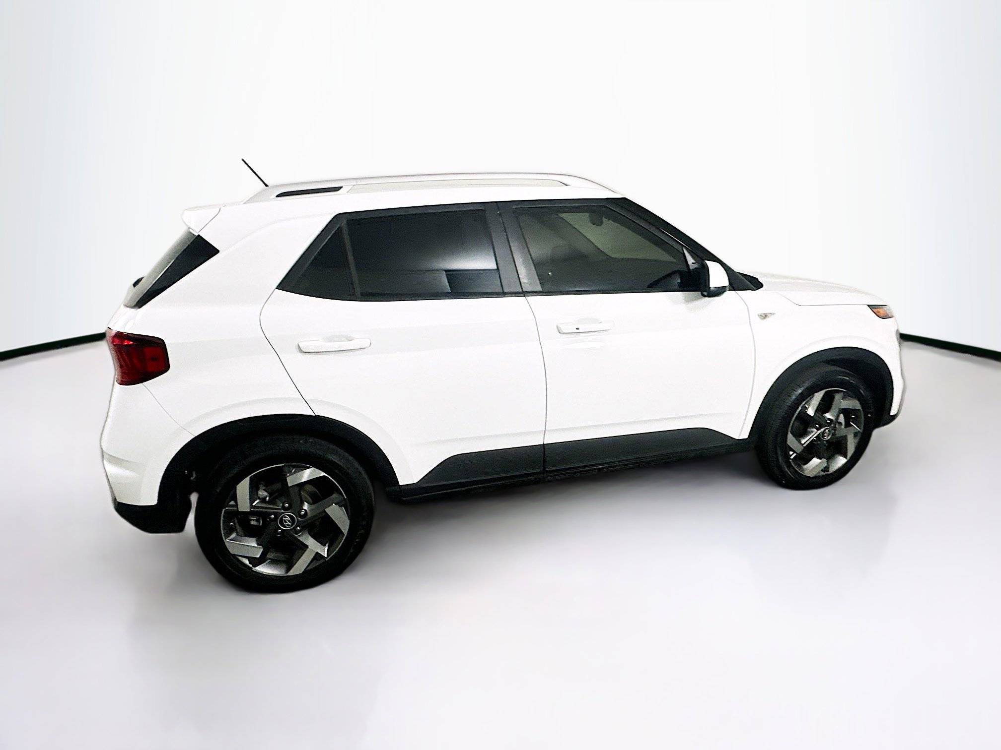 Used 2024 Hyundai Venue SEL image 10