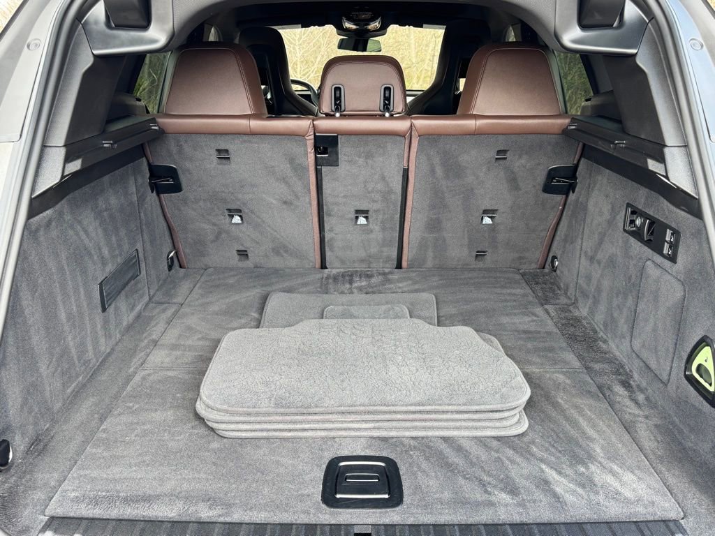 Certified 2023 BMW iX xDrive50 w/ Premium Package image 32