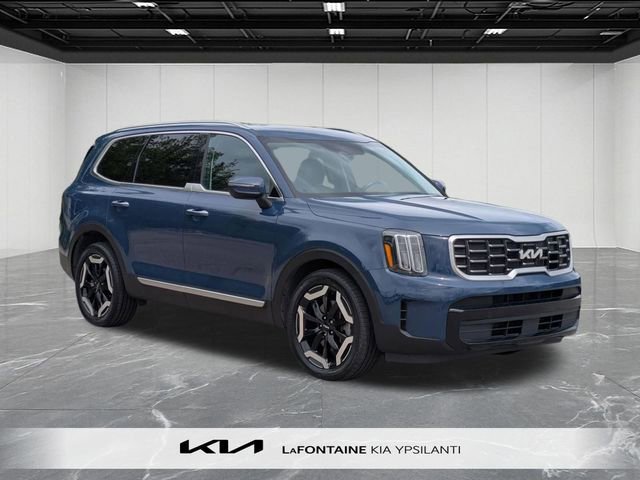 Certified 2023 Kia Telluride S w/ S Sunroof Package AWD/4WD image 7