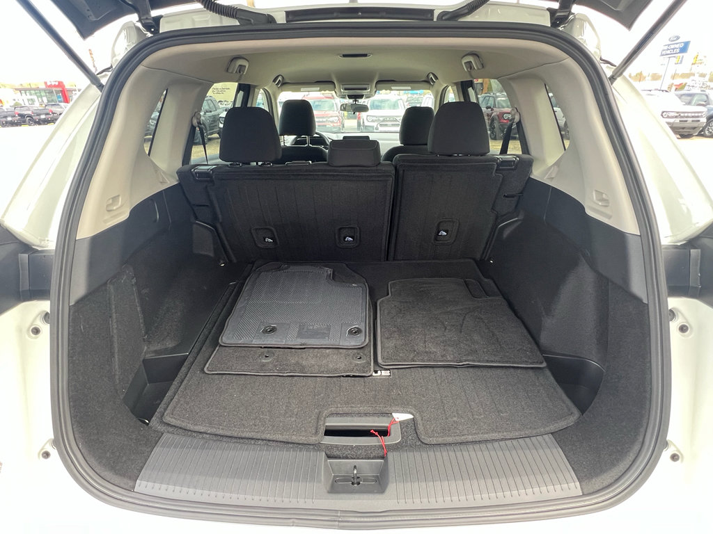 Used 2025 Nissan Rogue S image 31