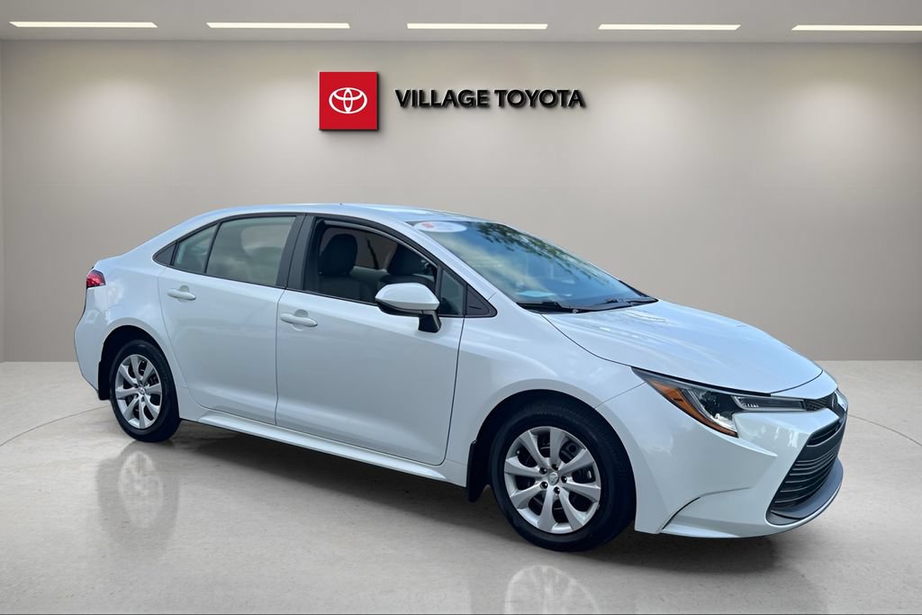 Certified 2025 Toyota Corolla LE FWD image 7