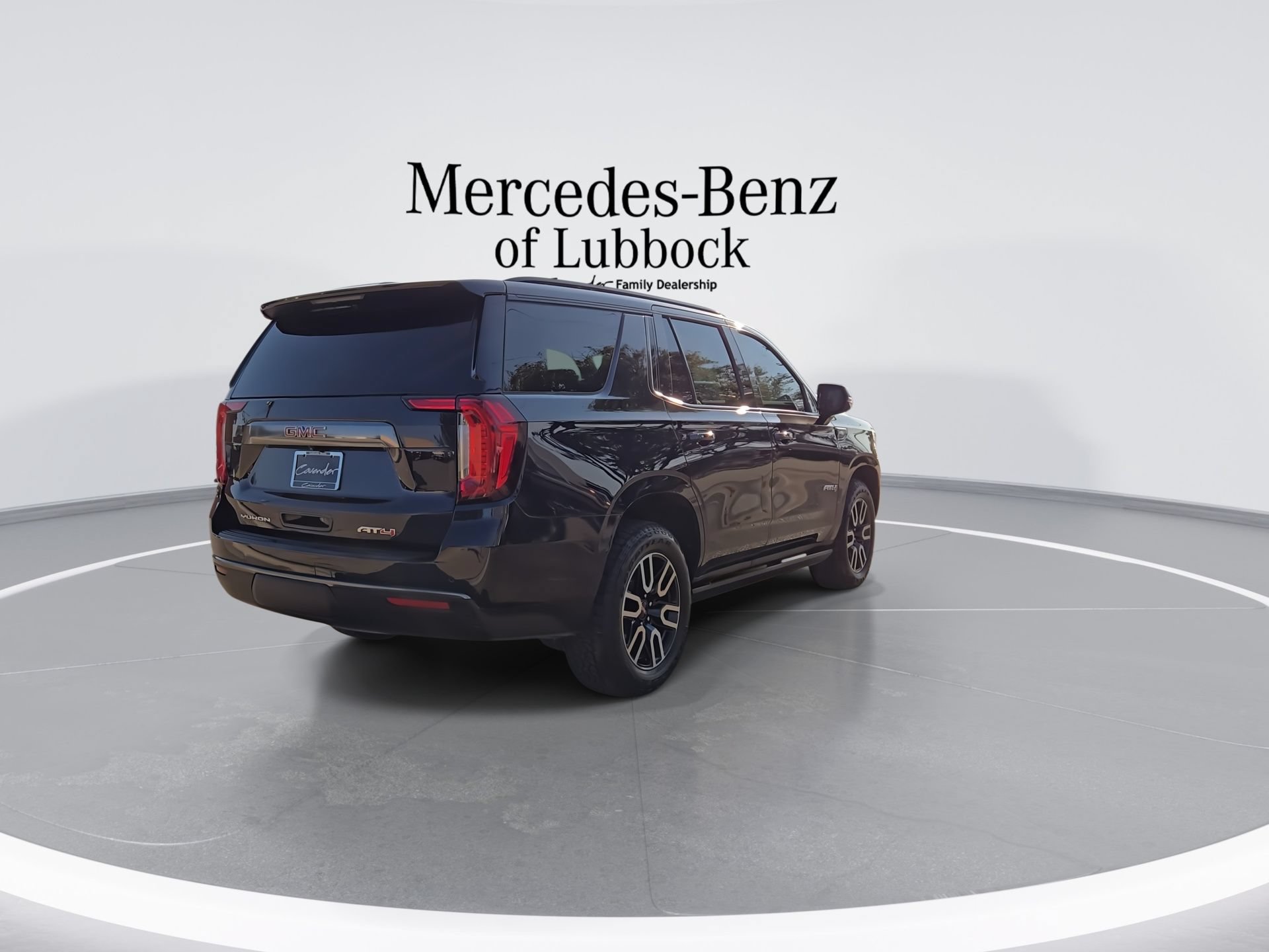 Used 2023 GMC Yukon AT4 w/ Technology Package AWD/4WD image 8