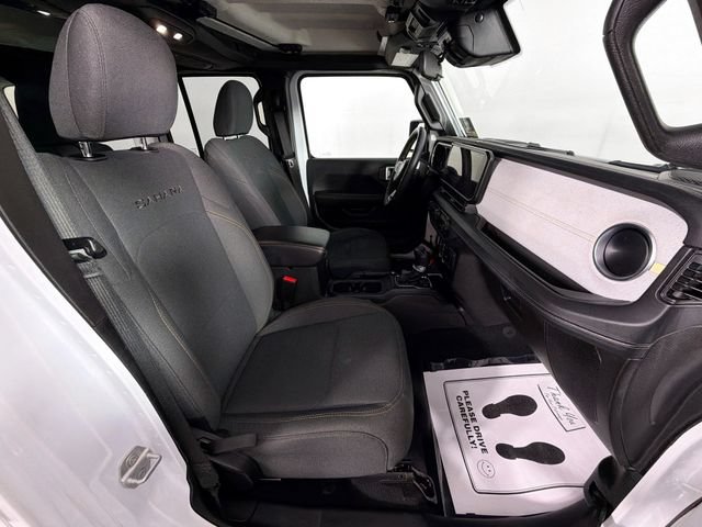 Used 2024 Jeep Wrangler Unlimited Sahara AWD/4WD image 27