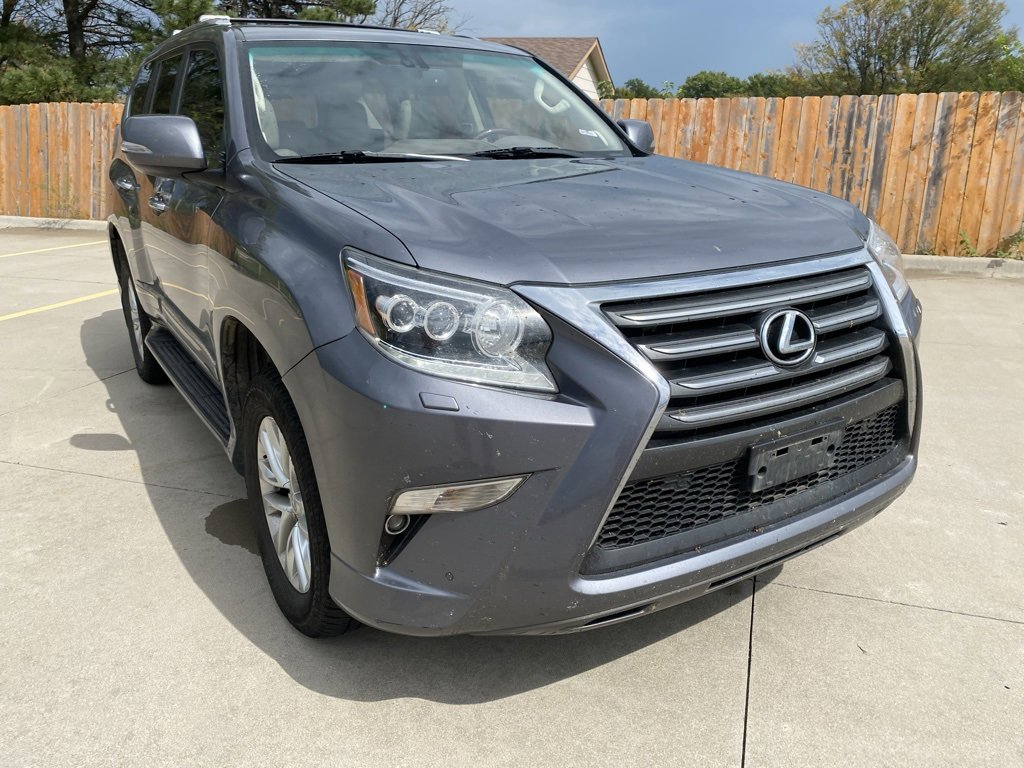 Used 2017 Lexus GX 460 image 3