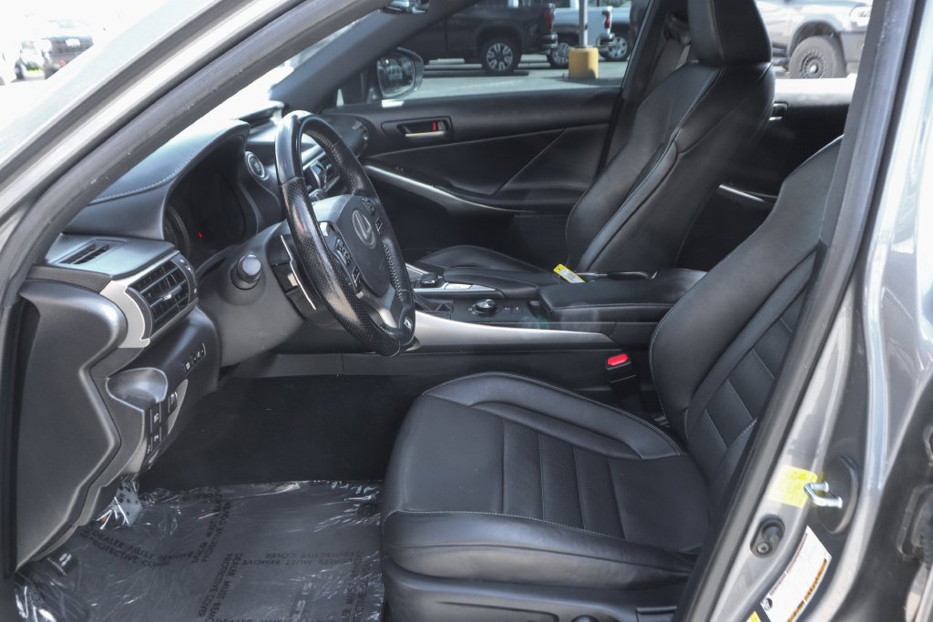 Used 2019 Lexus IS 300 F Sport w/ F Sport Package RWD image 17