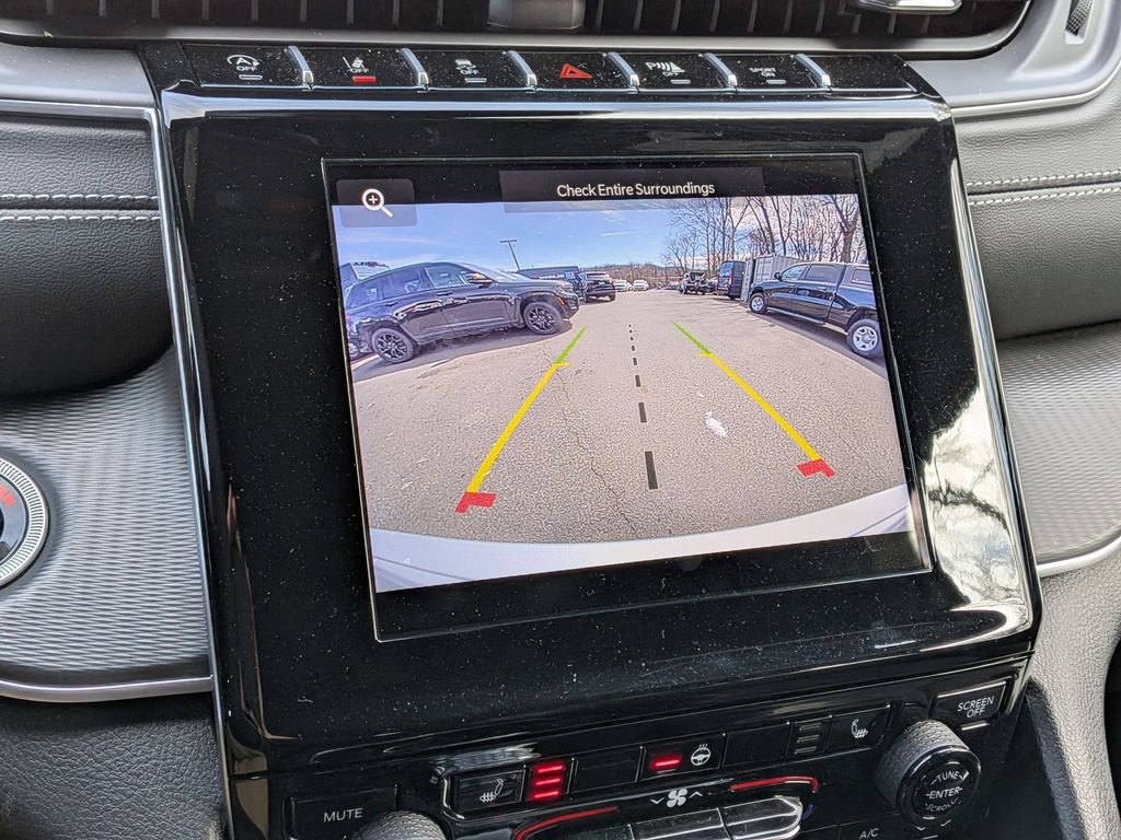 Used 2025 Jeep Grand Cherokee Altitude image 17