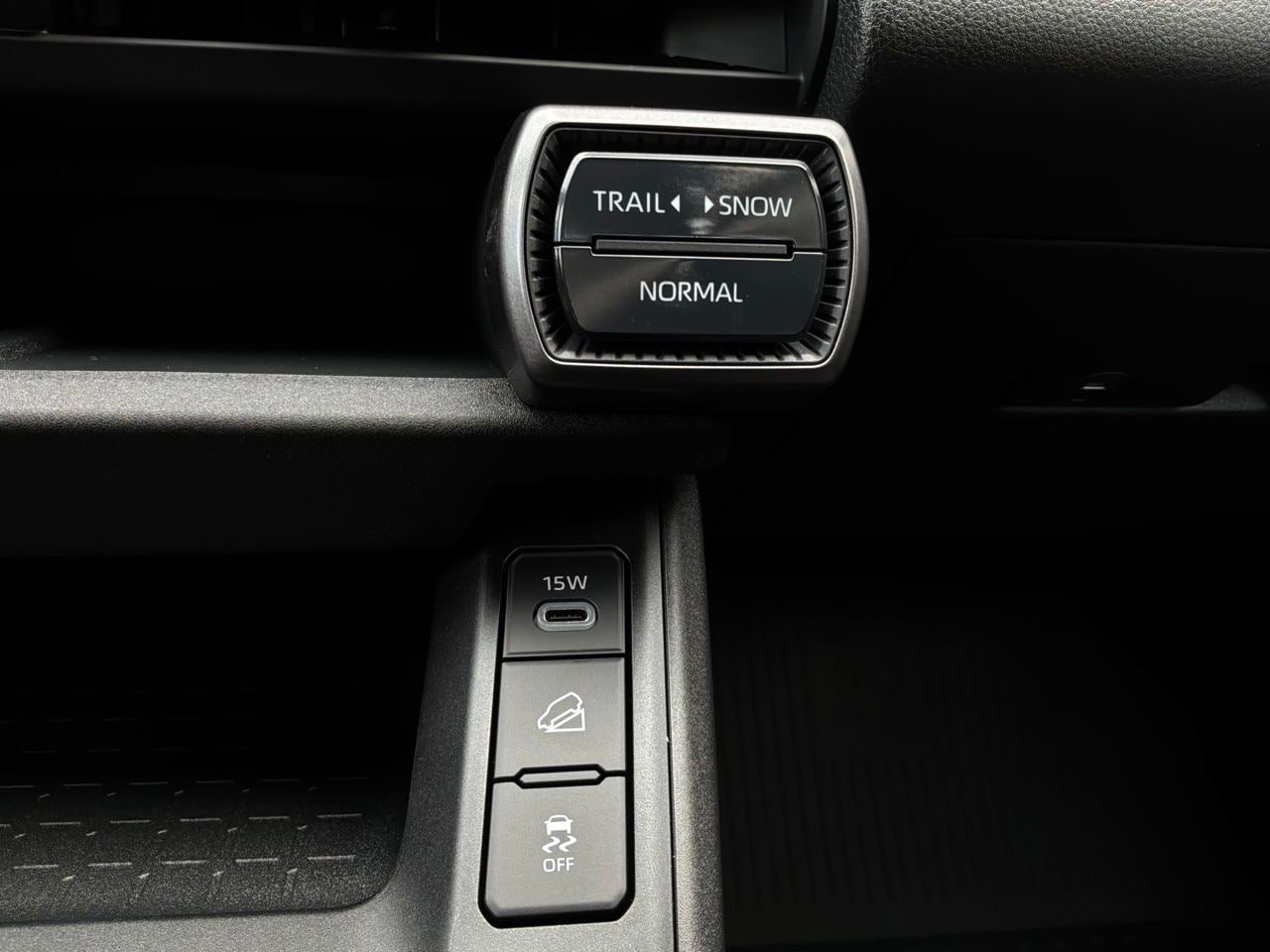 Used 2026 Toyota RAV4 LE AWD/4WD image 30