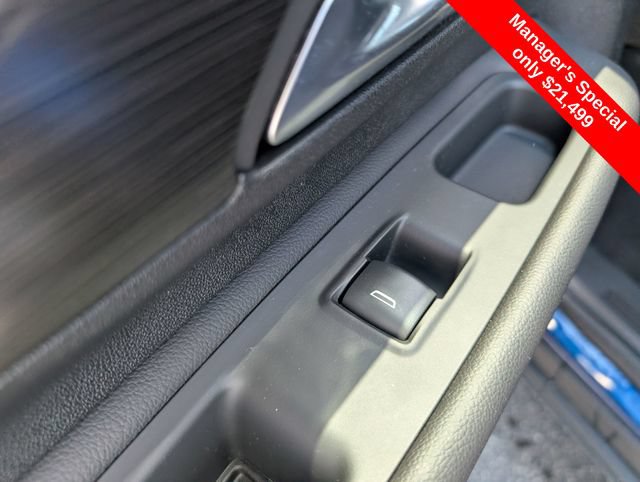 Used 2022 GMC Terrain SLE w/ Driver Convenience Package FWD image 12