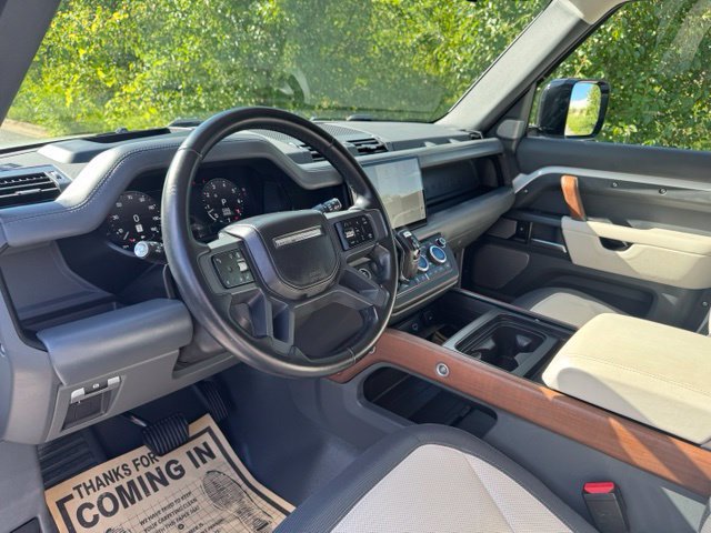 Certified 2024 Land Rover Defender 130 X-Dynamic SE AWD/4WD image 9