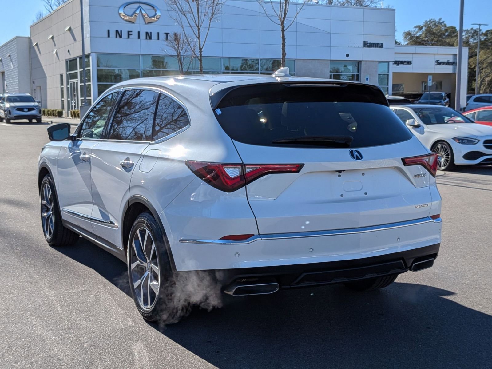 Used 2023 Acura MDX SH-AWD w/ Technology Package image 5