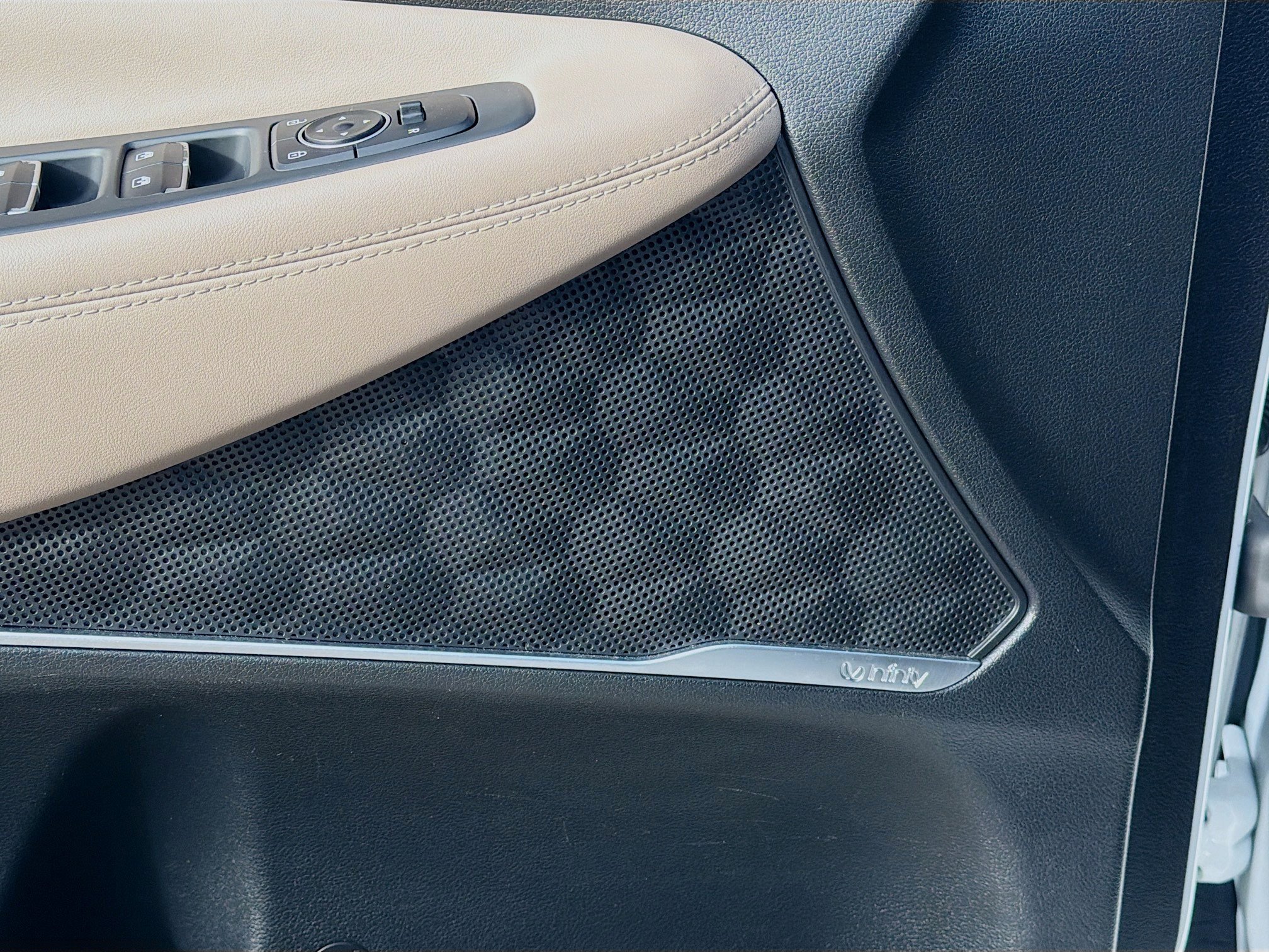 Used 2019 Hyundai Santa Fe FWD image 25