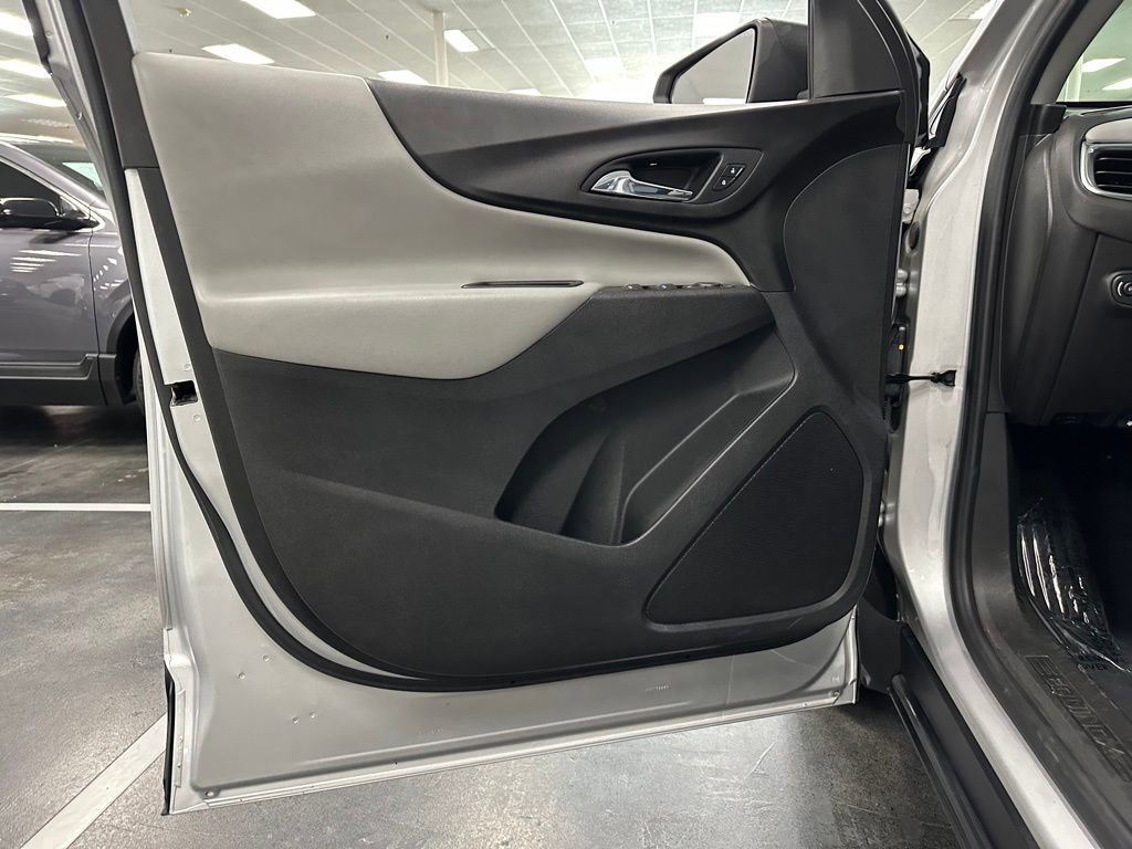 Used 2021 Chevrolet Equinox LS w/ LS Convenience Package image 13