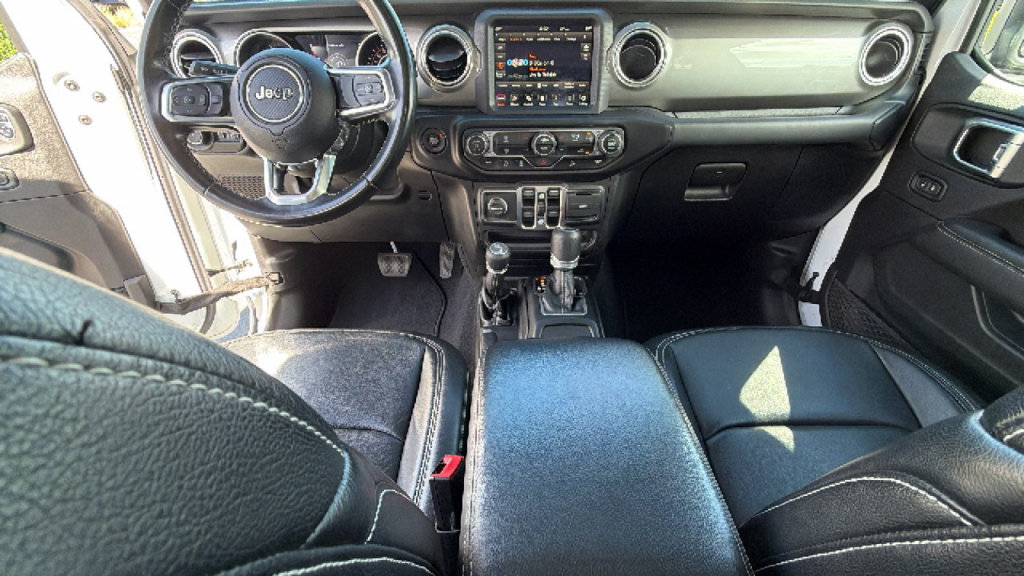Used 2020 Jeep Wrangler Unlimited Sahara AWD/4WD image 26