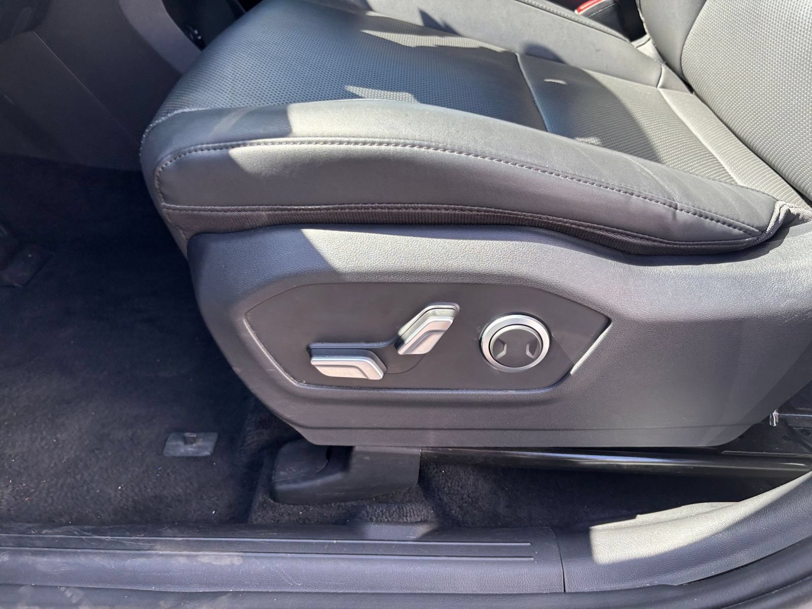 Used 2025 Hyundai Santa Fe SEL AWD/4WD image 23