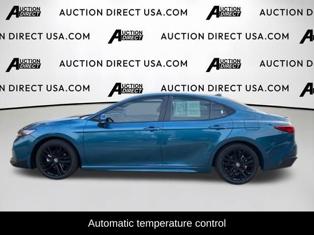 Used 2025 Toyota Camry SE video 3