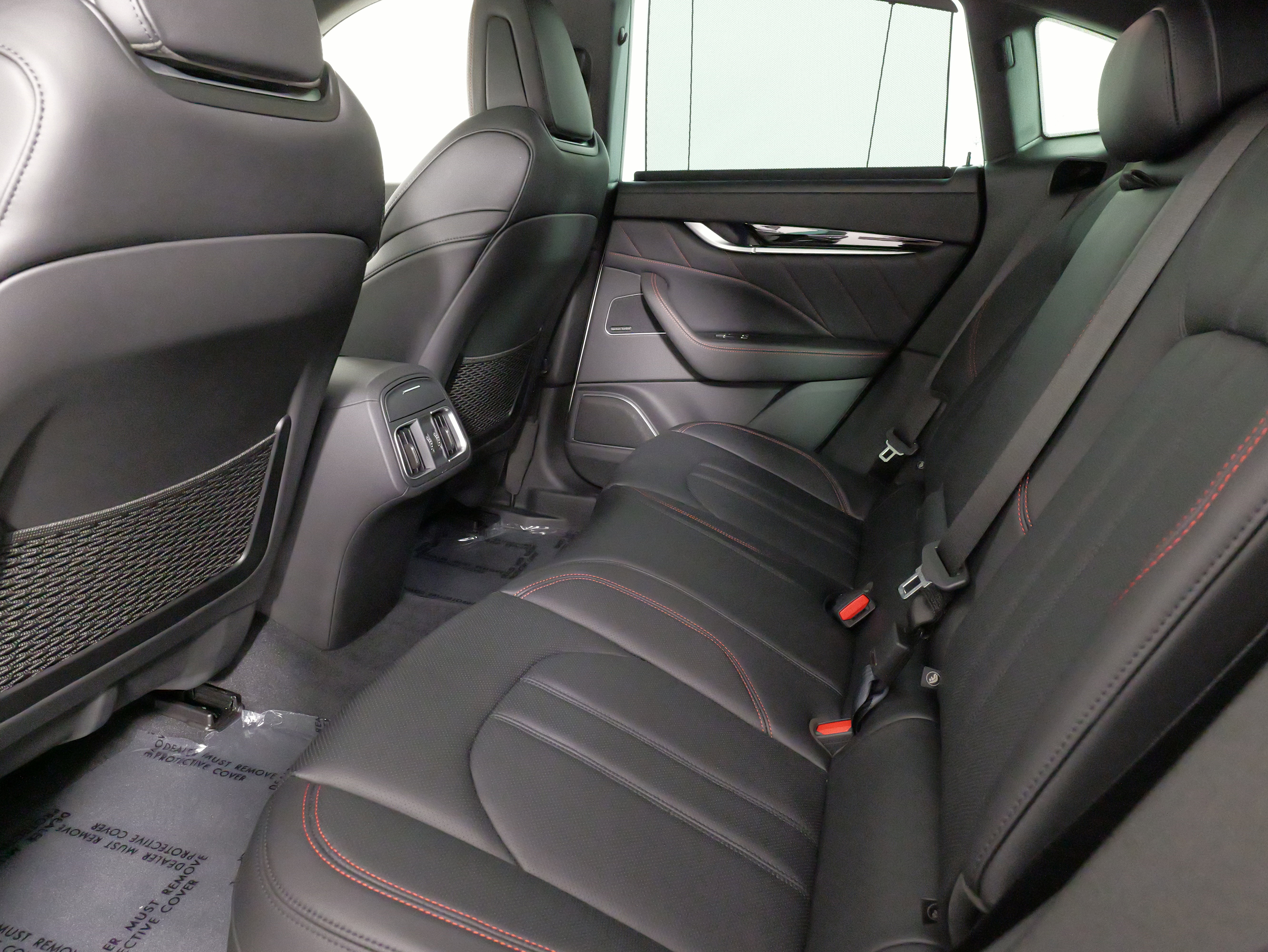 Used 2024 Maserati Levante GT Ultima image 37