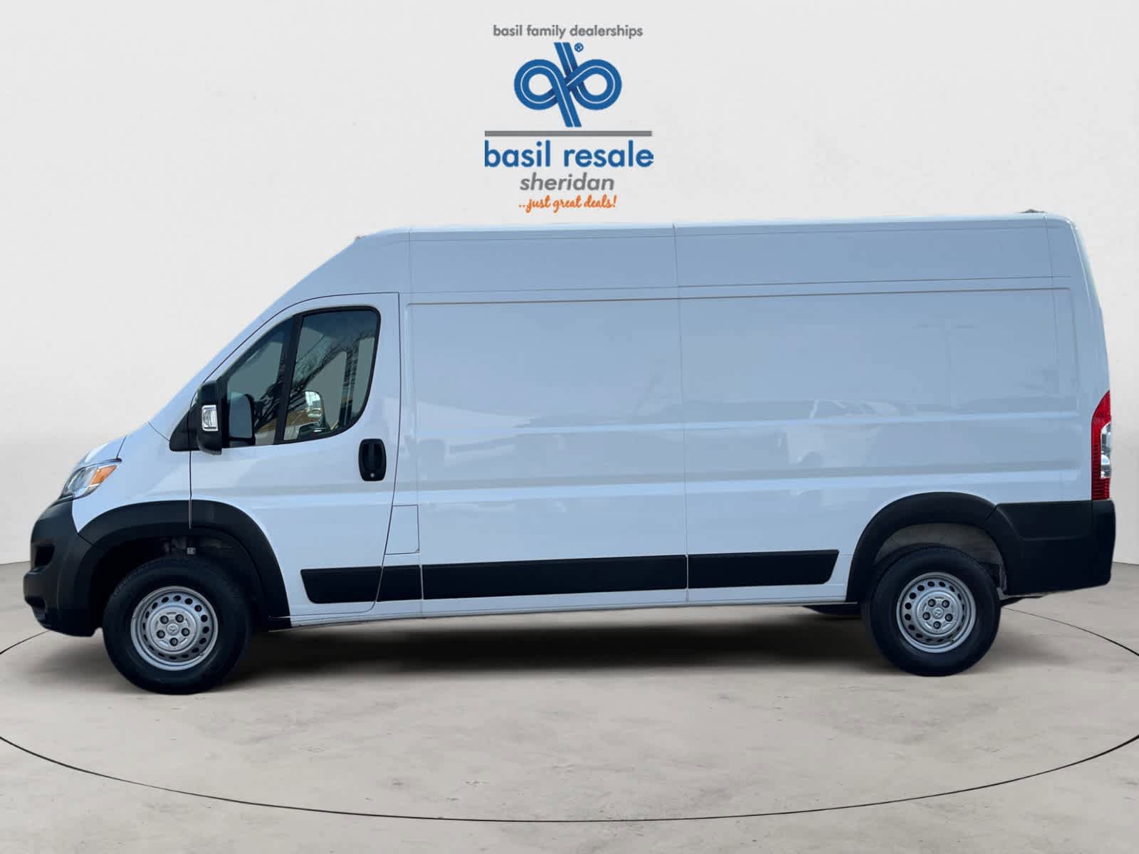 Used 2025 RAM ProMaster 2500 w/ Convenience Group FWD image 4