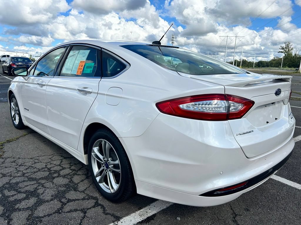 Used 2016 Ford Fusion Titanium FWD image 3