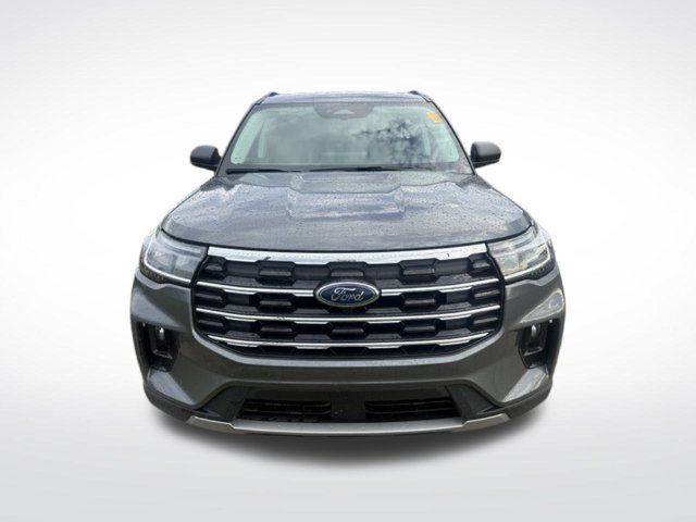 Used 2026 Ford Explorer Active w/ Active Comfort Package RWD image 2