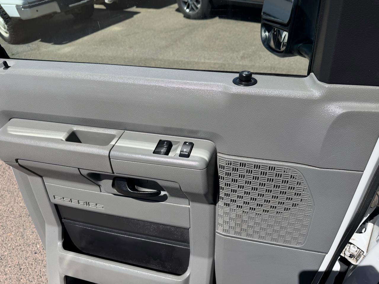 Used 2021 Ford E-350 and Econoline 350 Super Duty w/ Power Windows & Locks Group image 12