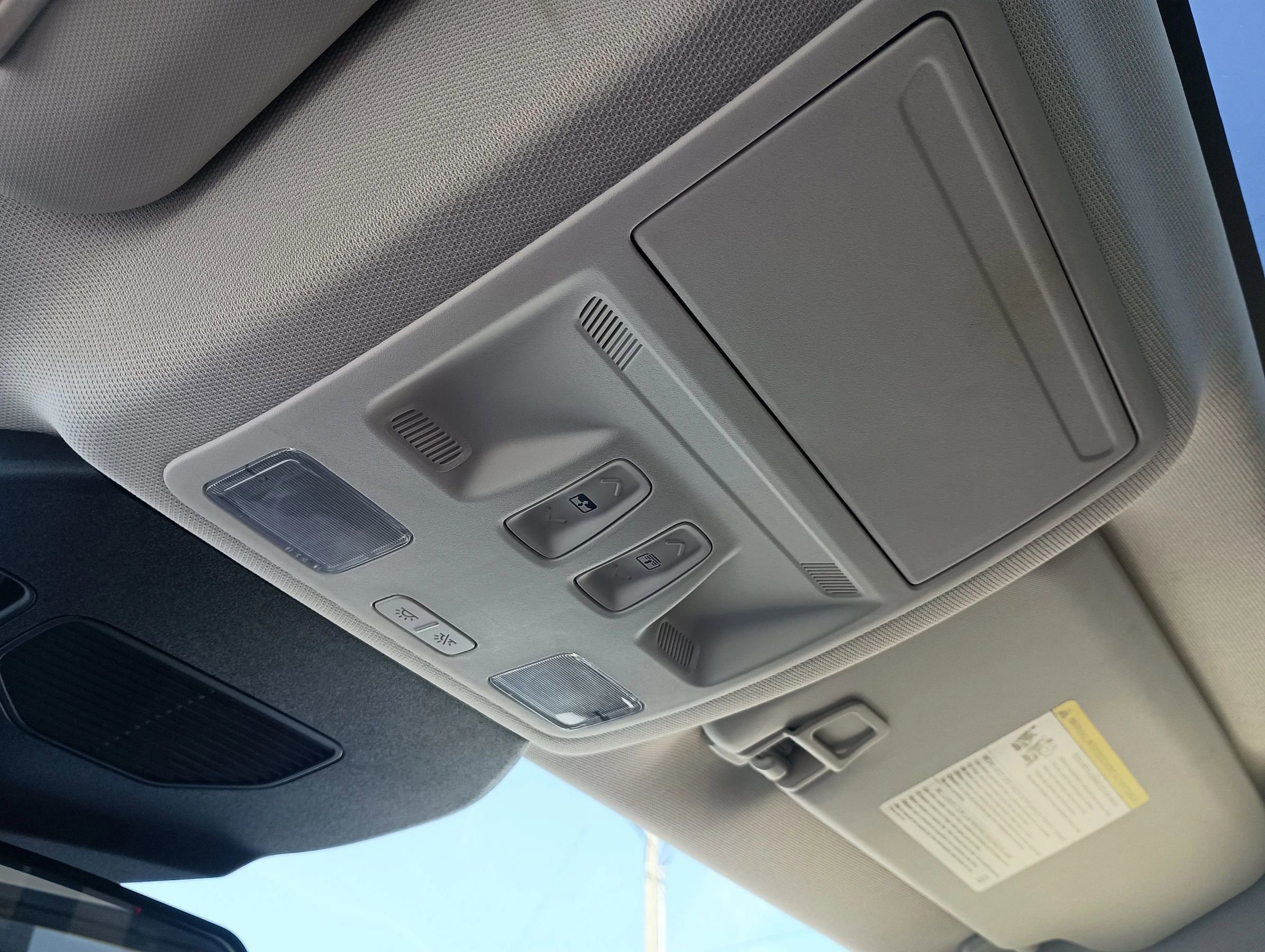 Used 2022 Ford Escape SE w/ SE Sport Appearance Package image 25
