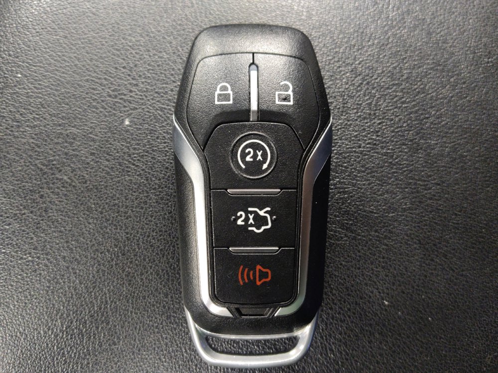 Used 2017 Ford Edge Titanium w/ Equipment Group 302A FWD image 32