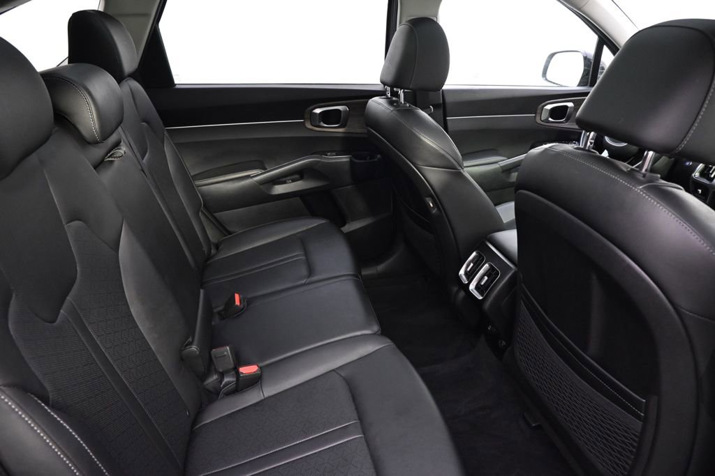 Used 2023 Kia Sorento S w/ Panoramic Sunroof Package AWD/4WD image 18