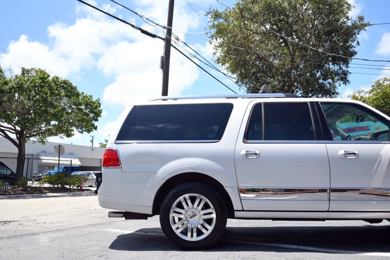 Used 2014 Lincoln Navigator L 2WD image 33