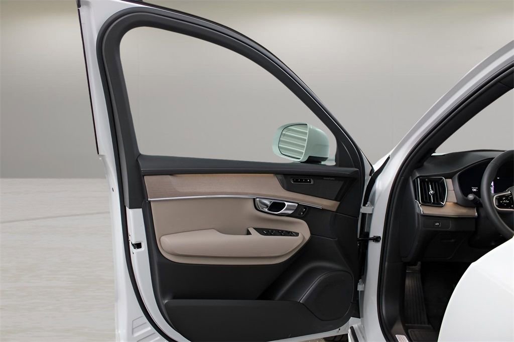 New 2026 Volvo XC60 B5 Plus w/ Protection Package Premier AWD/4WD image 42