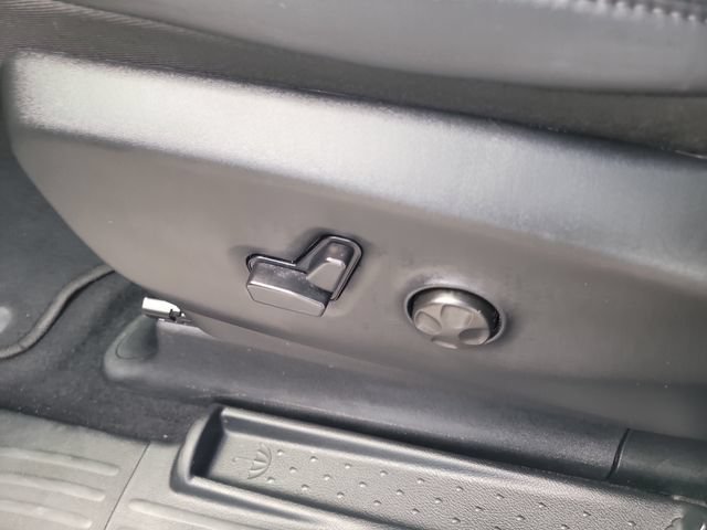 Used 2025 Chrysler Pacifica Select FWD image 21