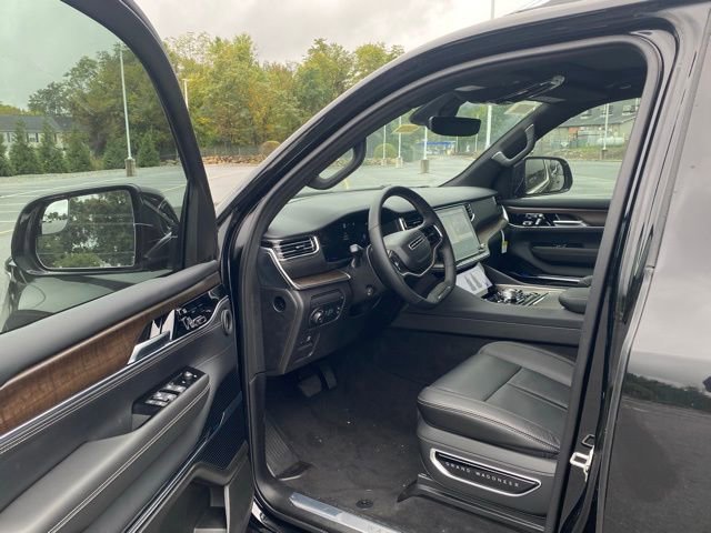 New 2024 Jeep Grand Wagoneer Series I w/ HD Trailer Tow Package image 16