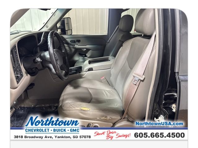 Used 2007 Chevrolet Silverado 2500 LT w/ Heavy-Duty Power Package image 10