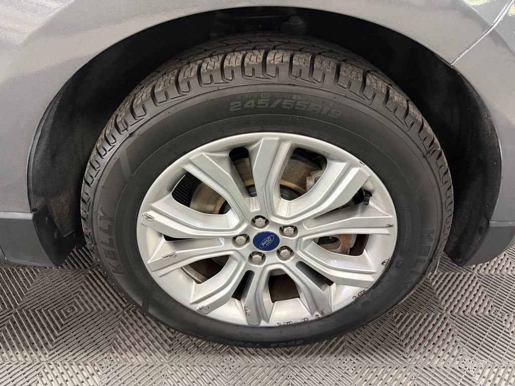 Used 2022 Ford Edge Titanium w/ Equipment Group 301A AWD/4WD image 18