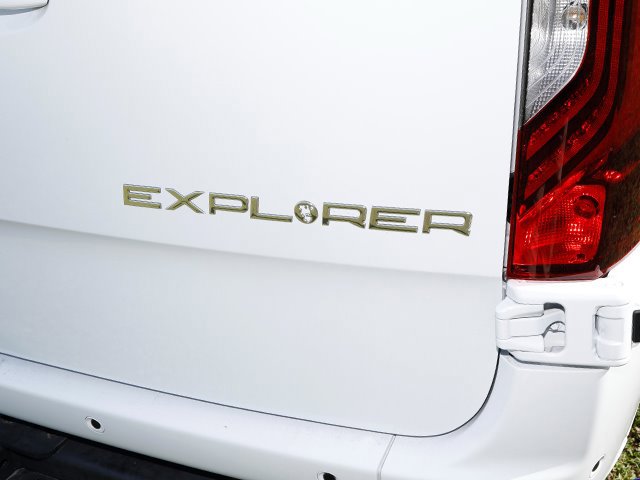 Used 2024 Mercedes-Benz Sprinter 3500 image 30