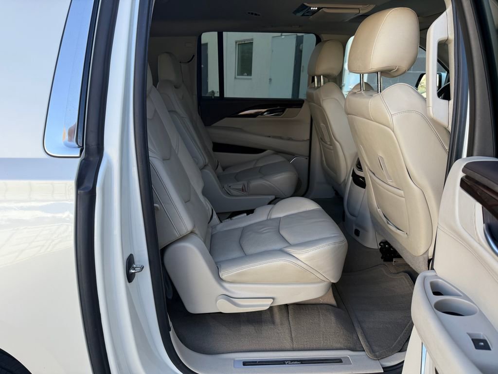 Used 2015 Cadillac Escalade ESV Premium image 19