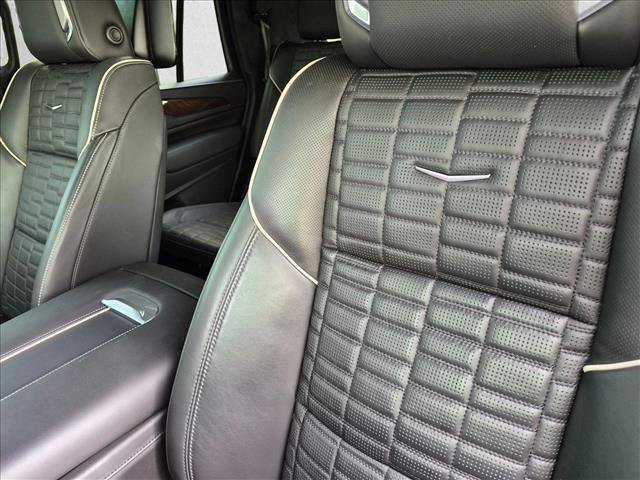 Used 2023 Cadillac Escalade Sport Platinum w/ LPO, ONYX Package AWD/4WD image 14