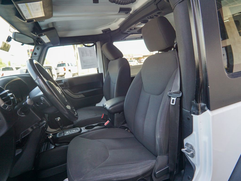 Used 2017 Jeep Wrangler Sport w/ Connectivity Group AWD/4WD image 13
