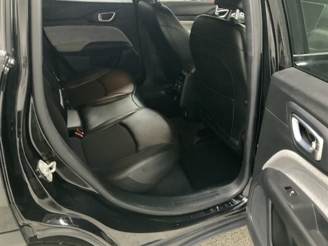 Used 2023 Jeep Compass Latitude image 19