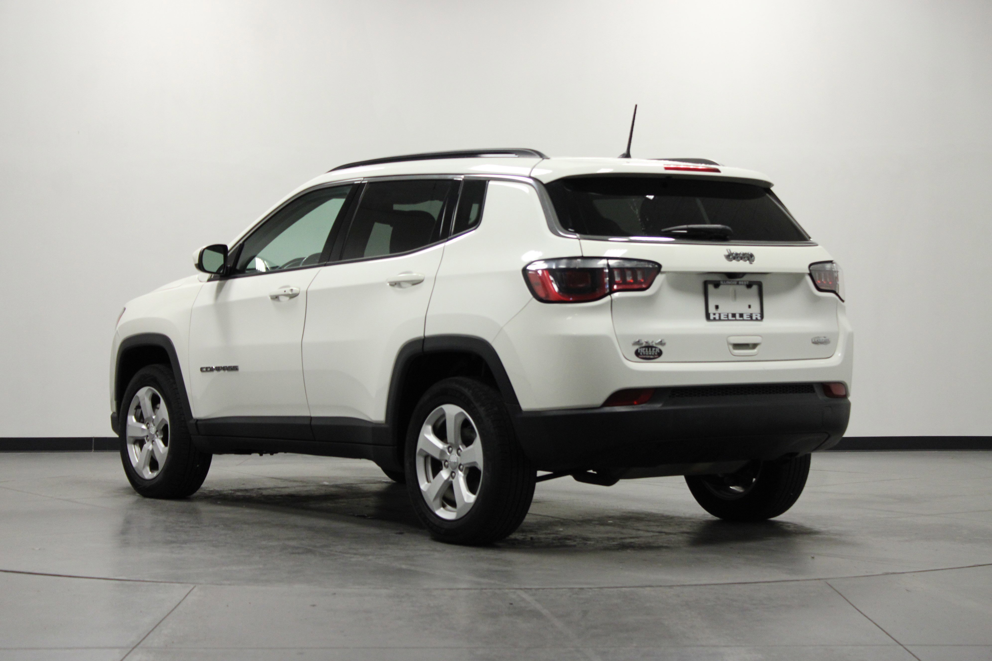 Used 2018 Jeep Compass Latitude AWD/4WD image 6