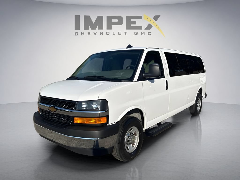 Used 2025 Chevrolet Express 3500 LT w/ LT Preferred Equipment Group RWD video 1