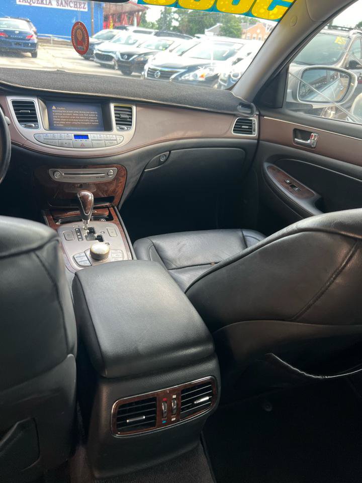 Used 2009 Hyundai Genesis 3.8 w/ Technology Pkg 4 RWD image 11