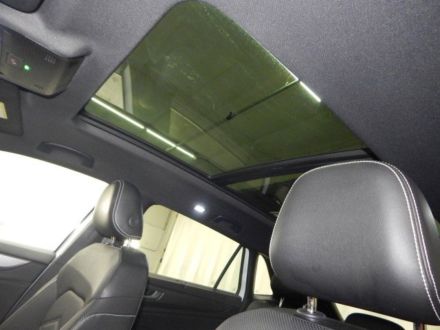 Used 2024 Volkswagen Atlas Cross Sport SE image 18