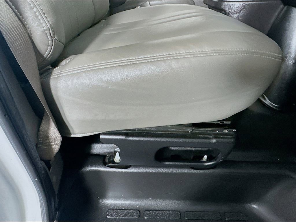 Used 2022 Chevrolet Express 2500 Extended image 22
