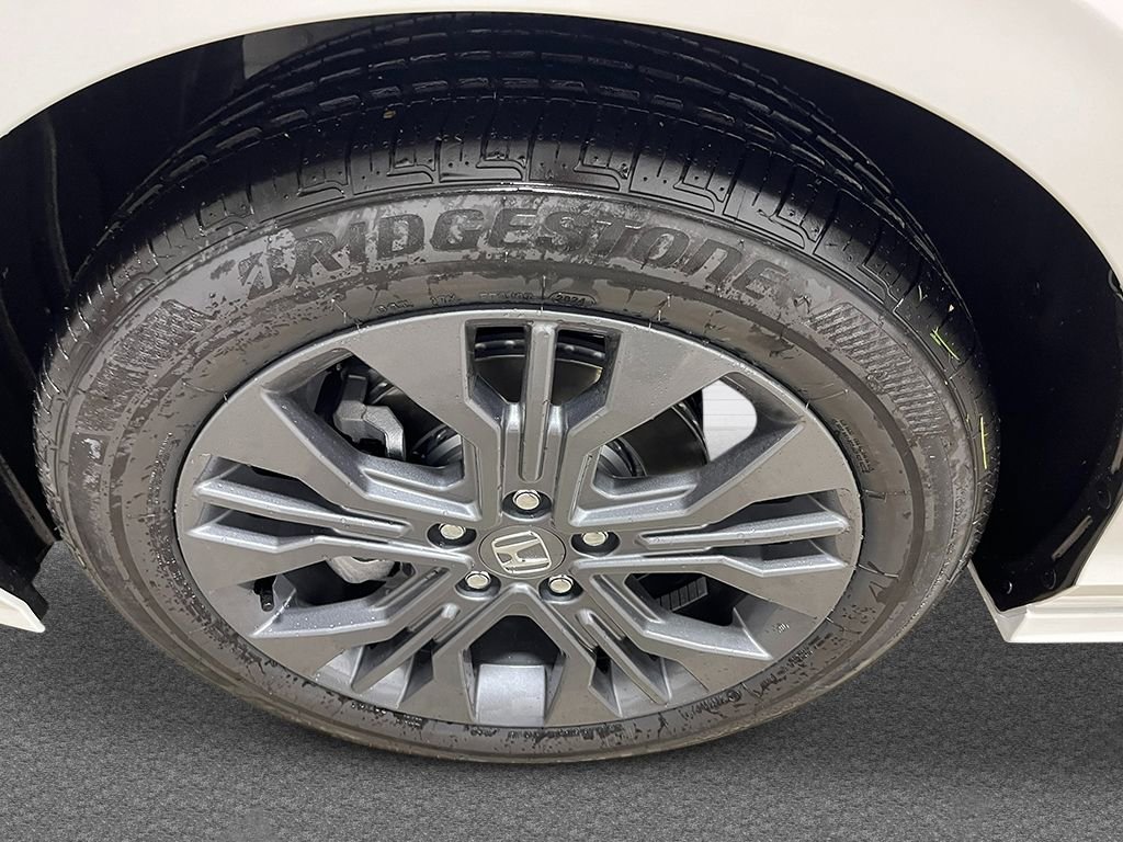 New 2026 Honda Odyssey Touring image 11