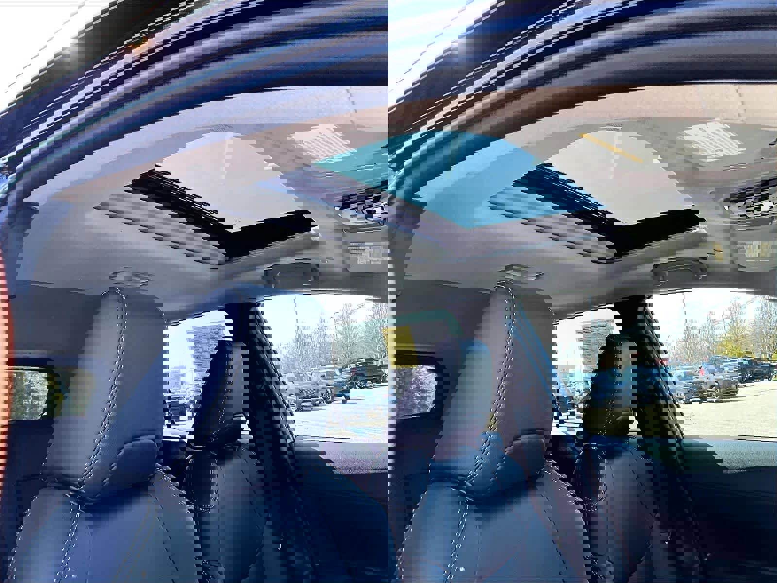 Used 2024 Toyota Corolla Cross XLE w/ Convenience Package image 22