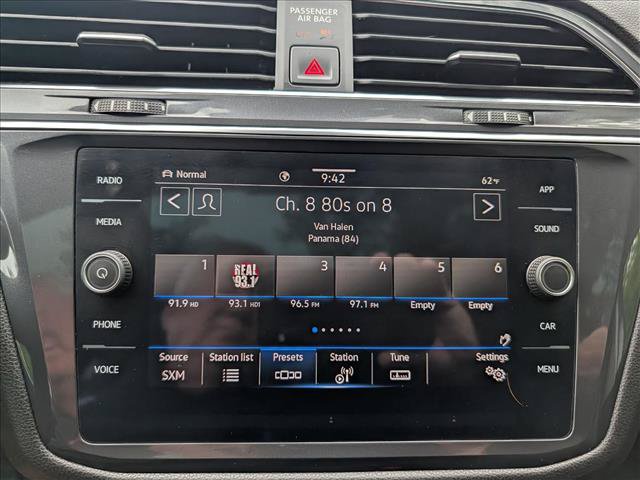 Used 2023 Volkswagen Tiguan SE w/ Panoramic Sunroof Package AWD/4WD image 35
