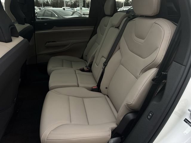 New 2025 Volvo EX90 Plus image 26